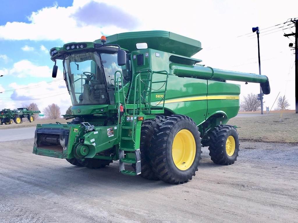 Причини купити комбайни John Deere